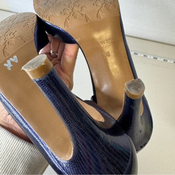 Brenda Zaro Blue Metallic Textured Leather Pump Heels Made In Spain Size 38 - Picture 9 of 15